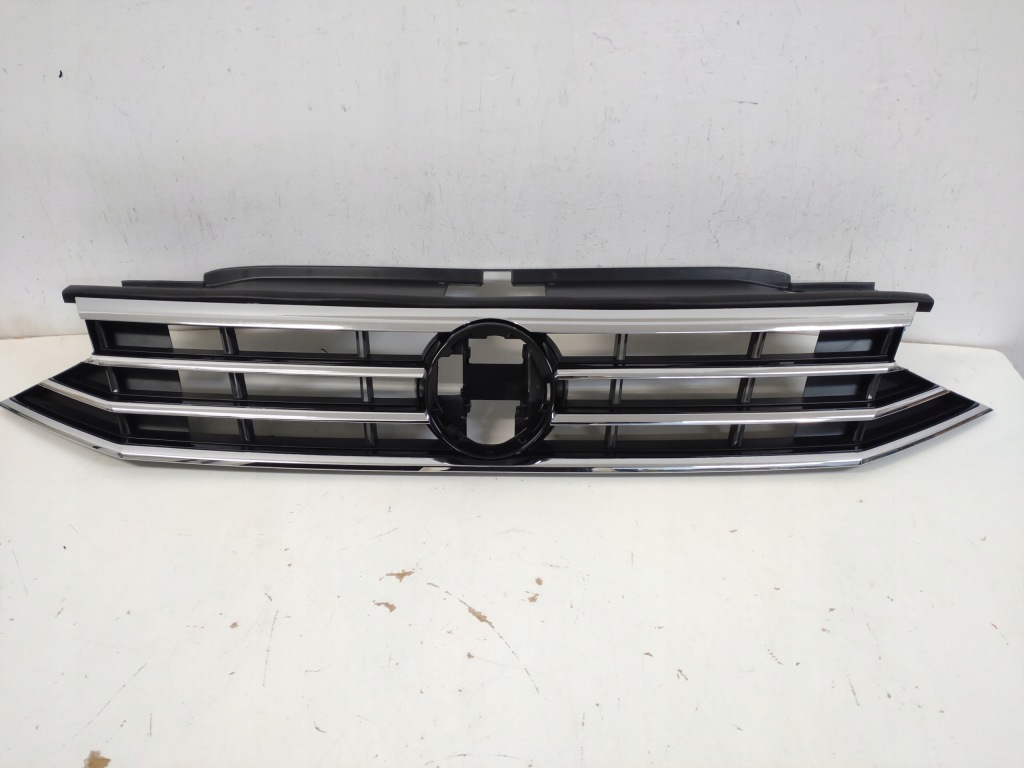 Новий решітка радіатора решітка  радіатора бампера vw passat b8 рестайлінг  2020- хром радар Київ