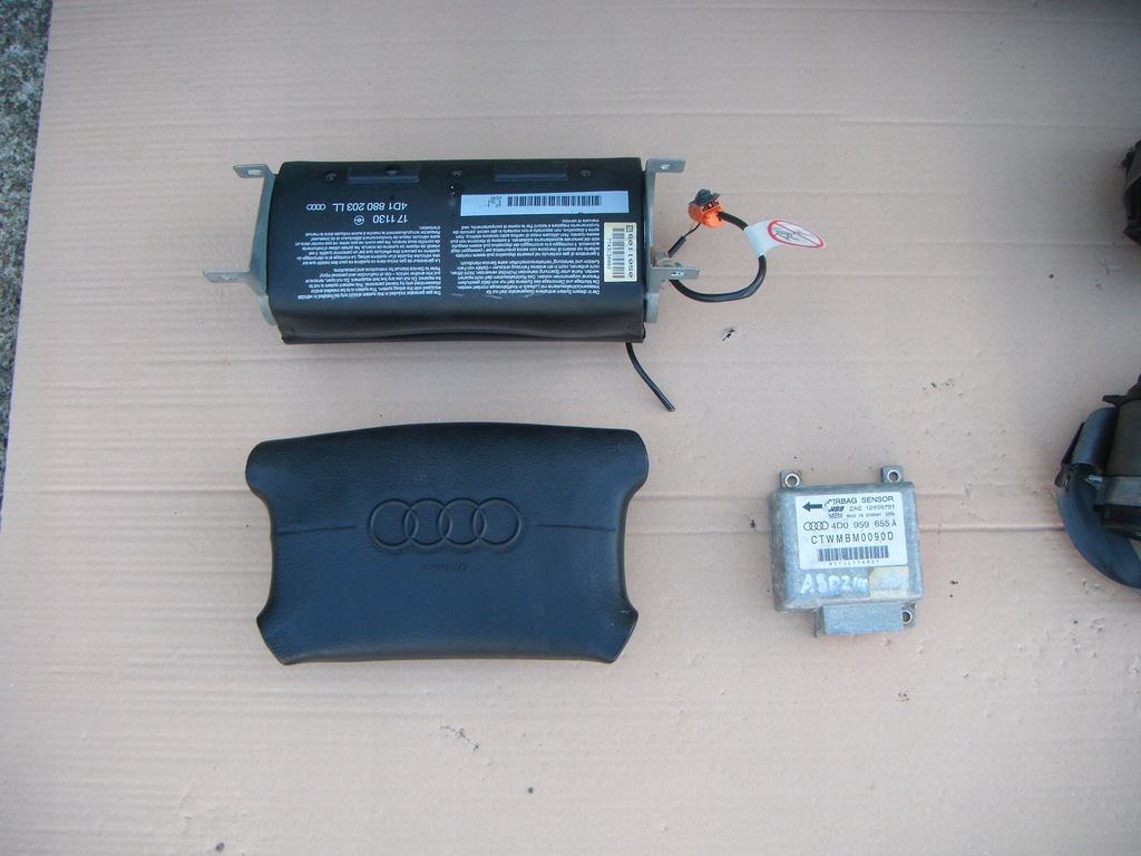 фото №7, Audi a8 d2 94-02 консоль подушки безопасности ремни