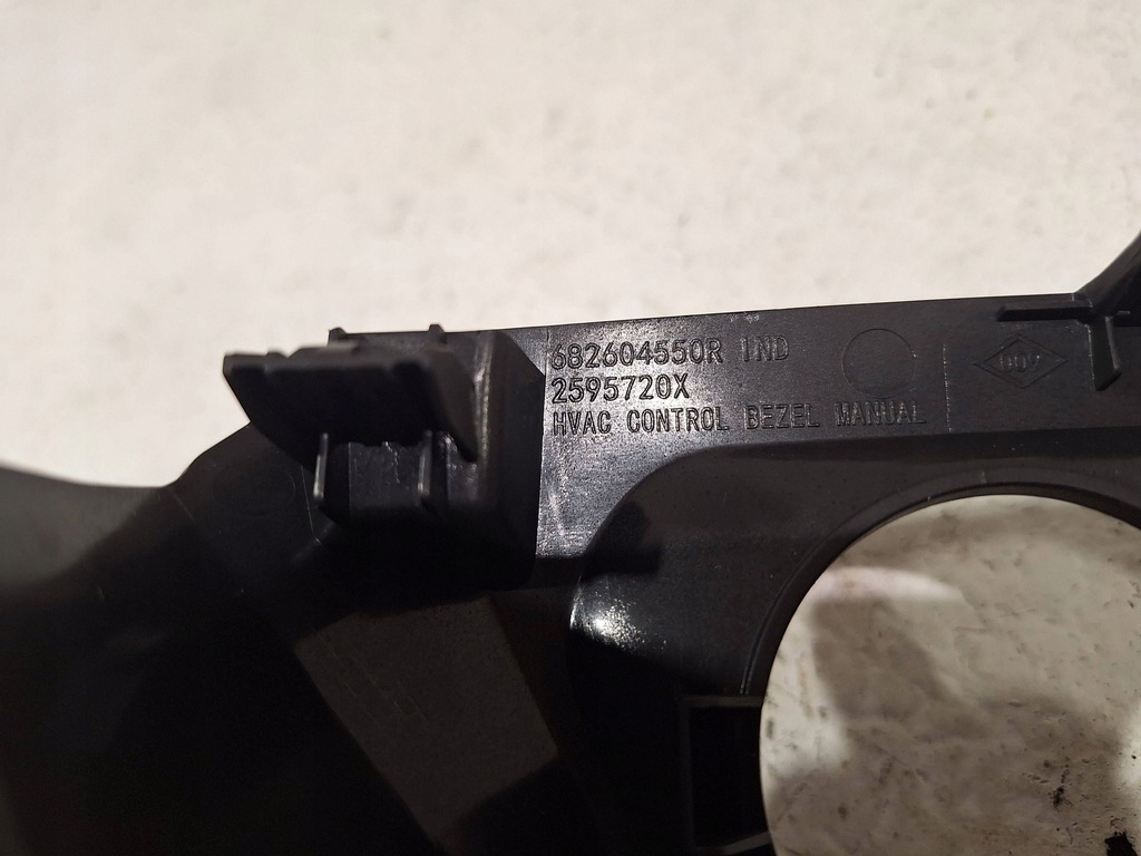 фото №3, Рамка панель кондиціонера 682604550r renault trafic iv 22-