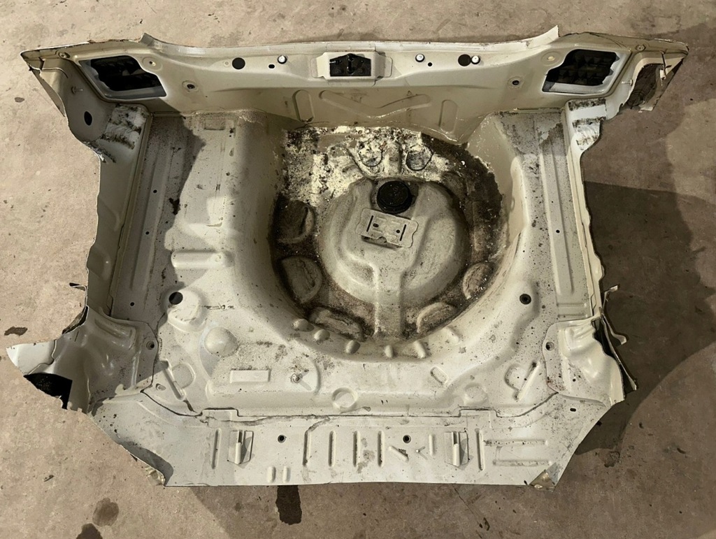 фото №1, Pas задній піддон adblue peugeot 208