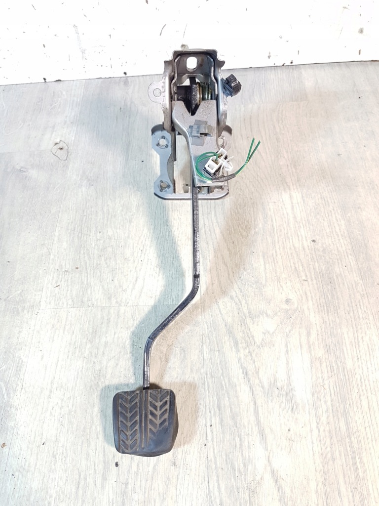 фото №1, Педаль гальмо mazda 323f bj