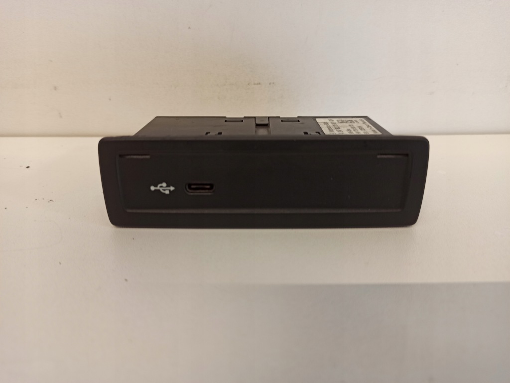 фото №1, Разъём port usb mercedes w247 a2478203902