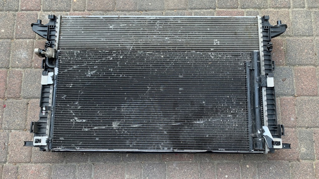 Оригинал радиатор воды audi a5 a6 q7 8w0121251ak Оригинал