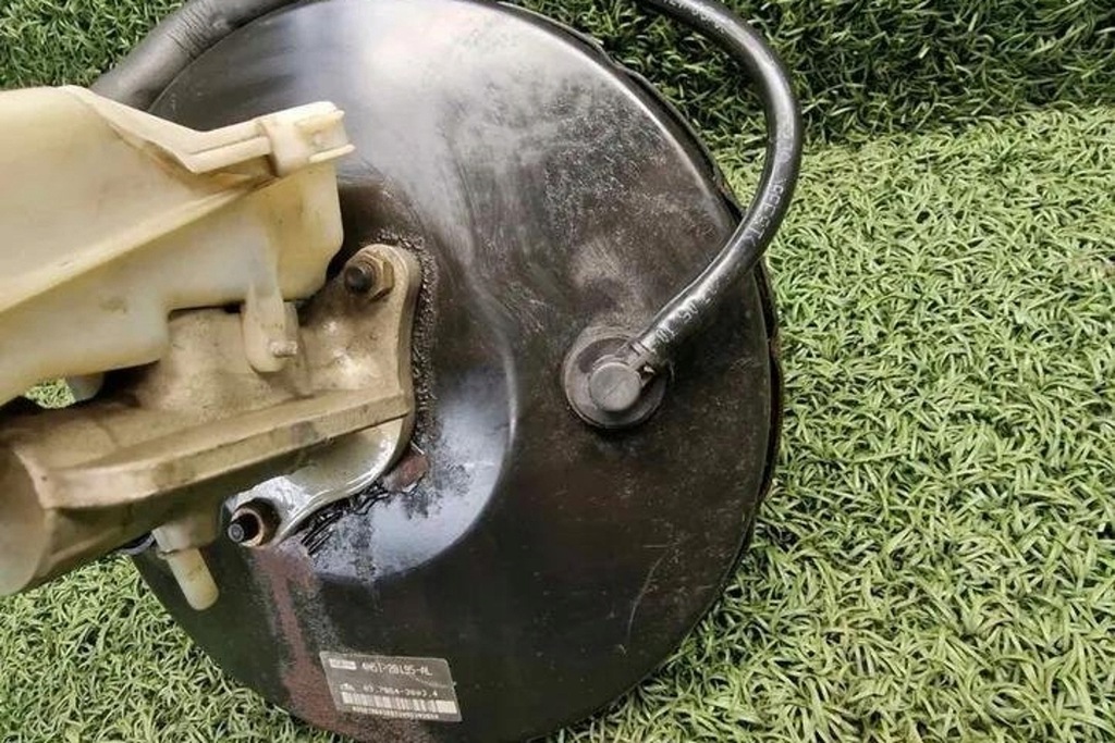 фото №8, Усилитель тормозов volvo s40 ii ms 4n512b195al 2.0l дизель 100kw 2005