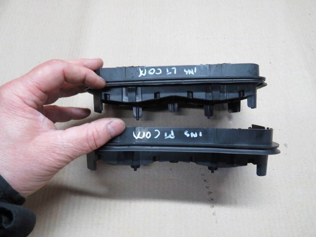 Opel insignia a lift kombi решітка вентиляційна задня комплект в Україні