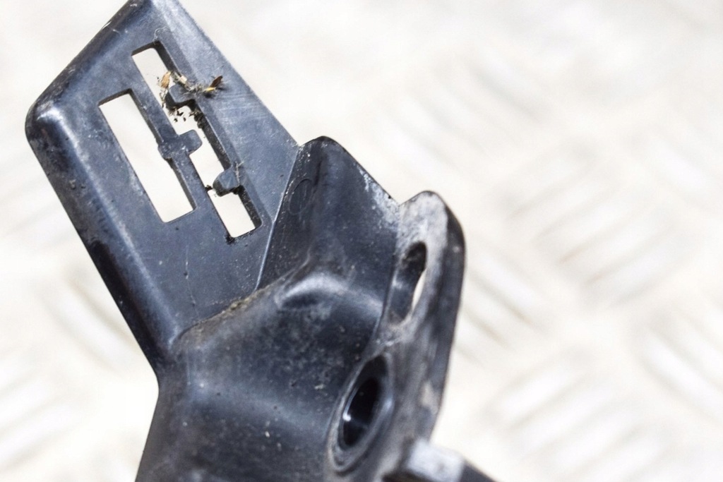 фото №7, Jaguar i-pace x590 передний правый кронштейн бампера j9d3-16f072-aa e 294kw 2