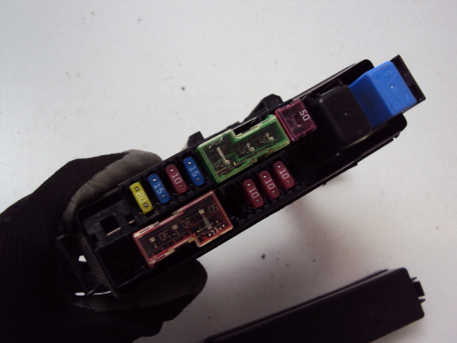 фото №4, Коробка предохранителей infiniti fx45 2005 r