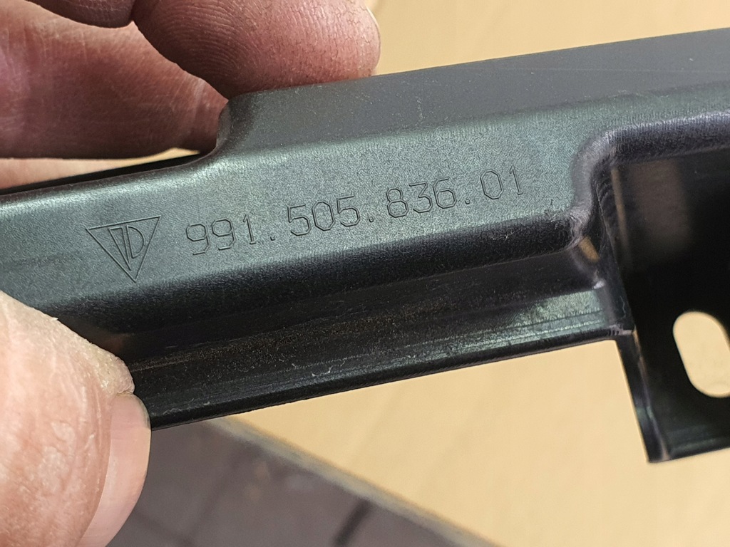 фото №15, Porsche 911 991 99150583601 напрямна правий лівий задня