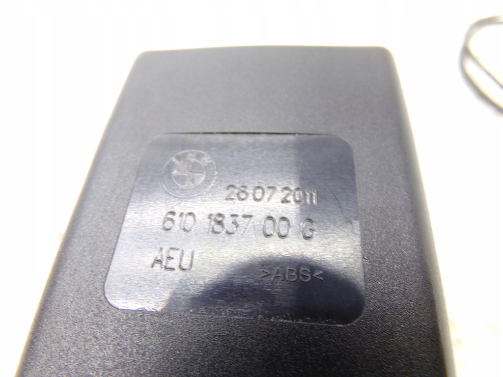 Клипса поперечина безопасности натяжитель правая  перед mini r56 610183700 Доставка