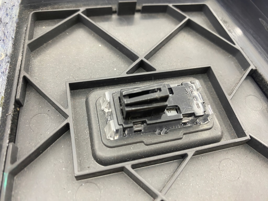 фото №11, Бардачок пасажира w консоль tesla s eu org - kompletny