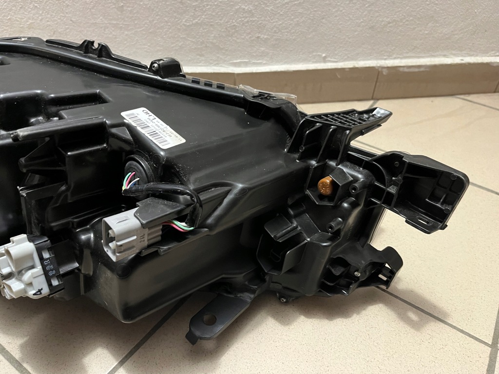 фото №12, Toyota hilux full led 20- лампа передняя перед правая