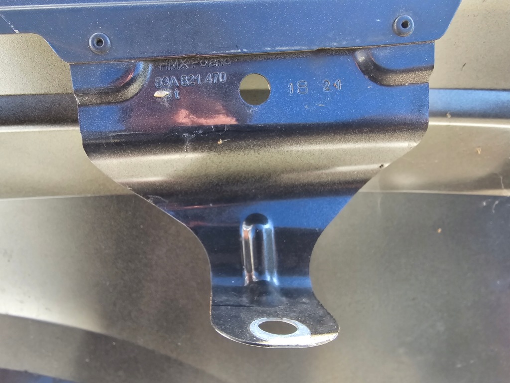 Крыло  audi q3 2 83a 19- правый  перед передний hybrid гибрид Оригинал