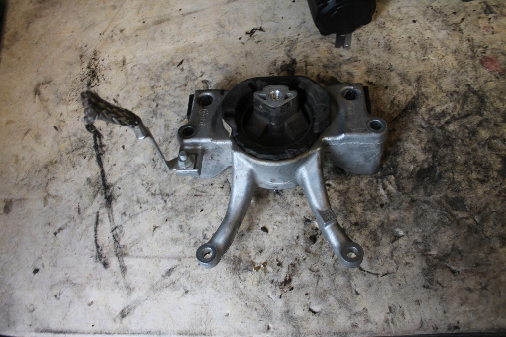 фото №1, Кронштейн коробки bmw 945439702