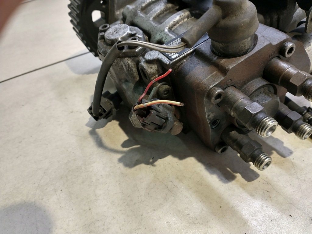 фото №8, Насос впрыскная mazda 323 09650050016