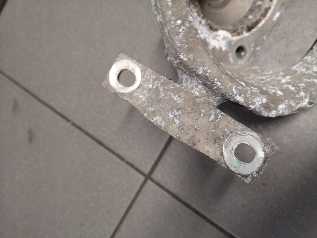 фото №5, Кронштейн амортизатора задняя vw touareg 7l0512345b