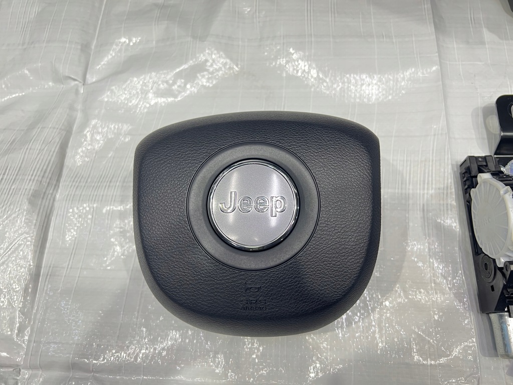 фото №4, Jeep grand cherokee wk2 lift summit консоль панель приладів