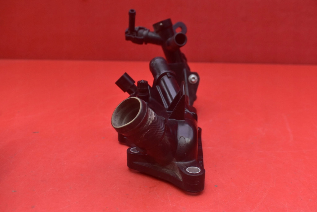 Корпус термостата 110608635r nissan micra 5 v k14 0.9 ig-t 90 km 17-21 Недорого