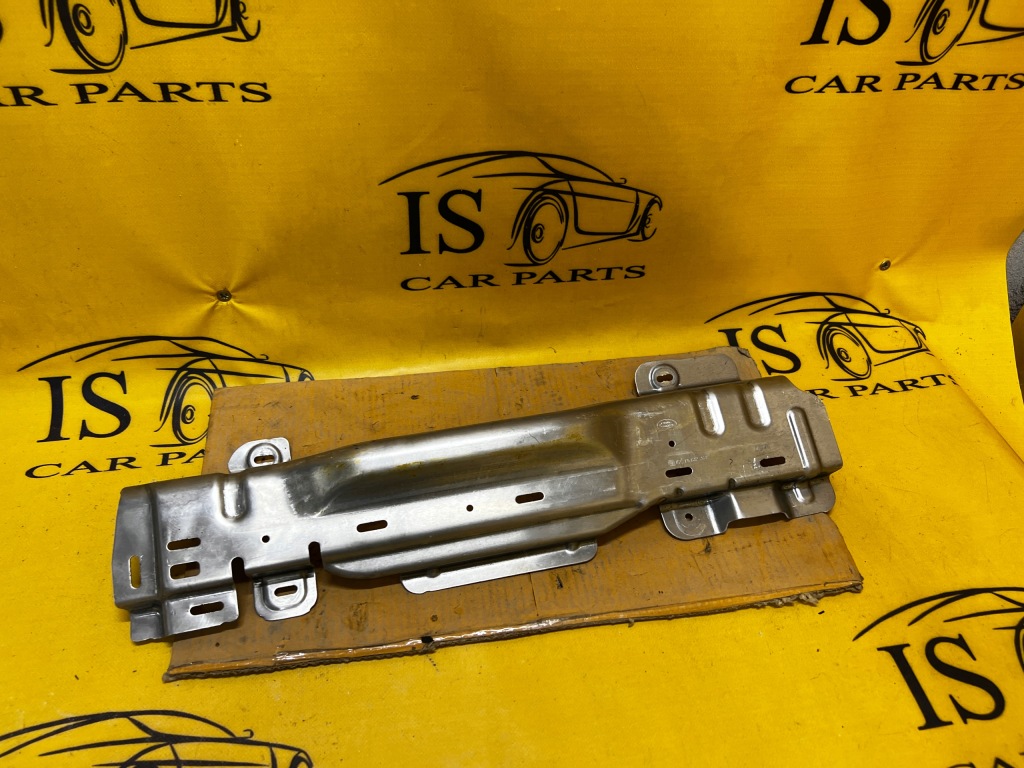 фото №2, Защита кронштейн металлический правый lr discovery v l550