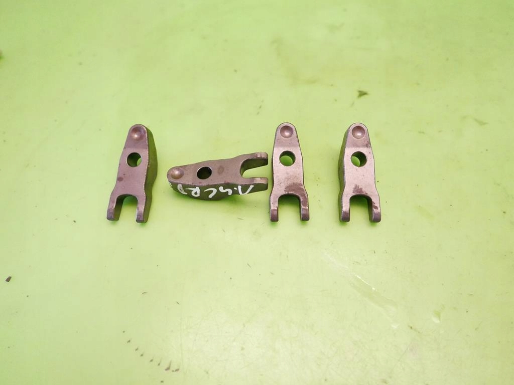 фото №4, Брызговики опоры форсунок hyundai i20 i 1.4 crdi 08-12