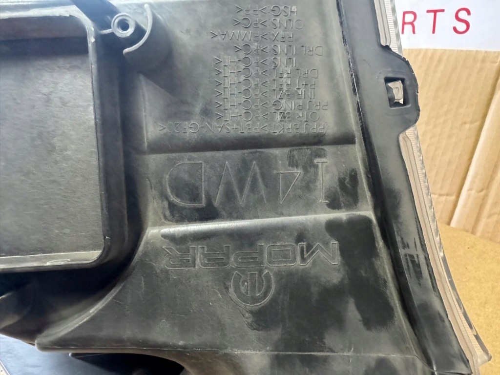 Фара передняя левая правый  линза ксенон led dodge durango 14-20r 410570 Оригинал