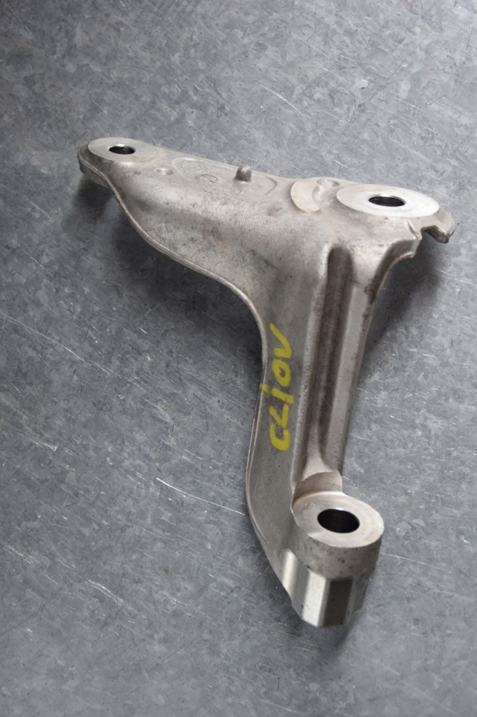 фото №1, Renault clio v кронштейн кронштейн подрамник 548518613r