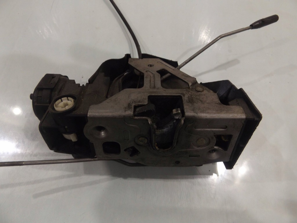 W168 замок правый перед Оригинал