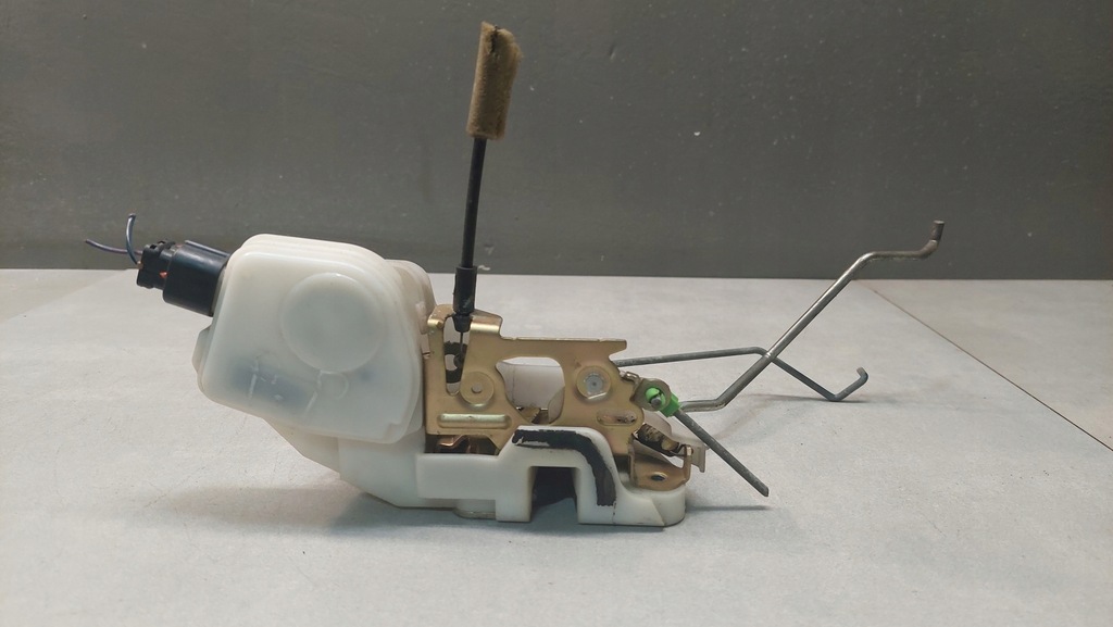 фото №5, Замок дверь правый перед space wagon iii 2.4 gdi