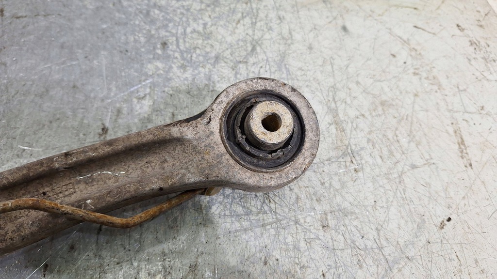 фото №6, Важіль передній правий нижній перед 4f0407151a audi a6 c6