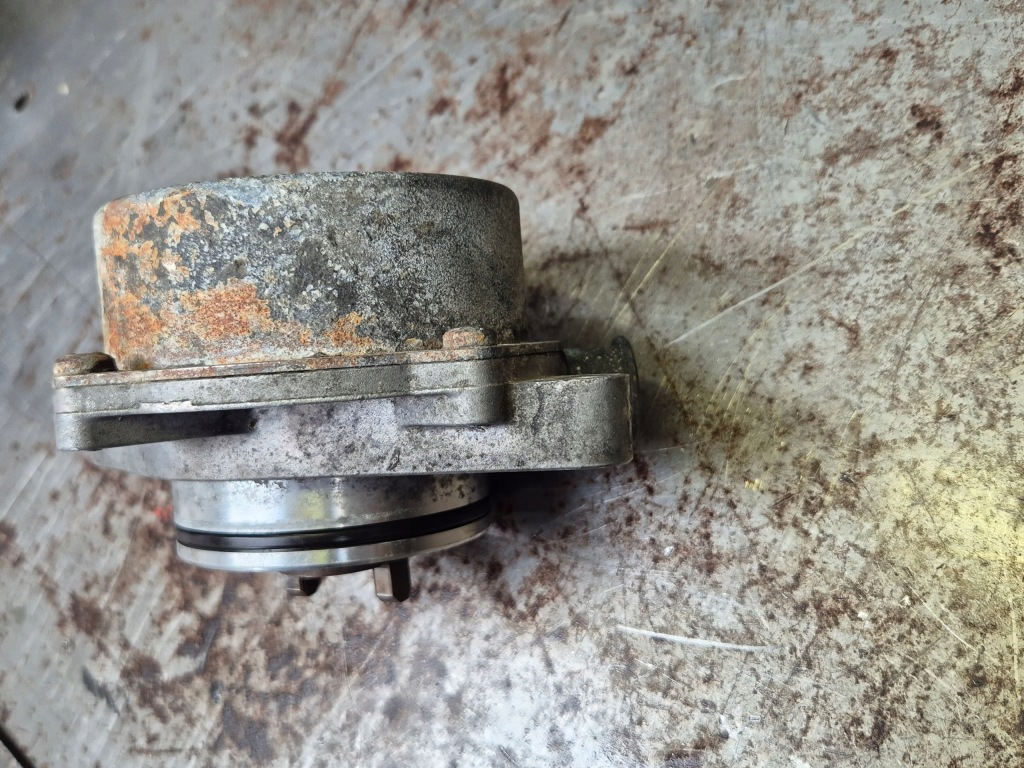 Bmw e38 e65 740d 4.0d m67 насос вакуумa вакуумный 11662248632 2248632 Цена