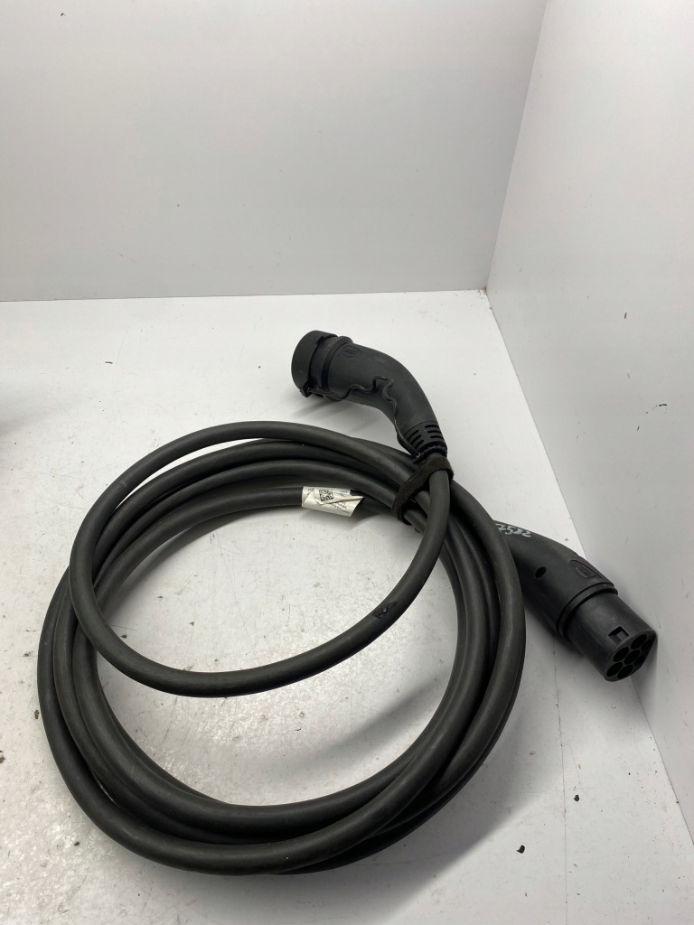 фото №1, Audi a8 d5 кабель зарядки 4n0971675