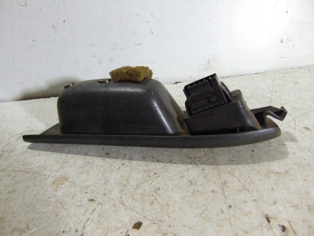 фото №3, Панель кнопка скло правий перед renault scenic i