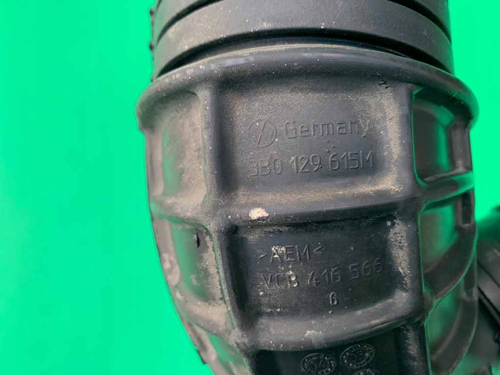 фото №8, Труба резиновый элемент воздухозаборник воздуха skoda superb i 1 lift 1.9 tdi 01-08 3b0129615m