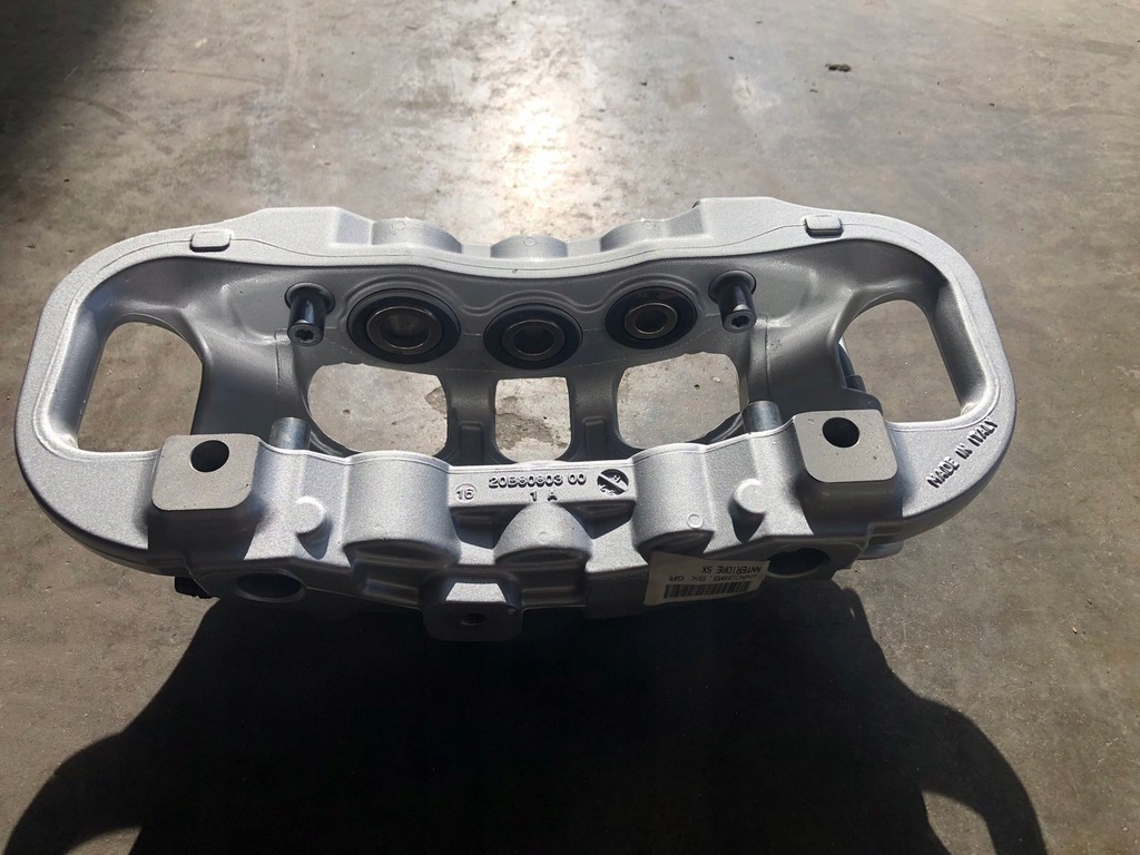 фото №6, Ferrari 488 супорт гальма передній , передня частина brake супорт оригінальний номер 20b8080300