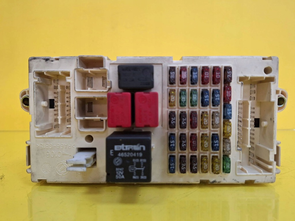 фото №1, Коробка запобіжників lancia thesis 60660091 nr76