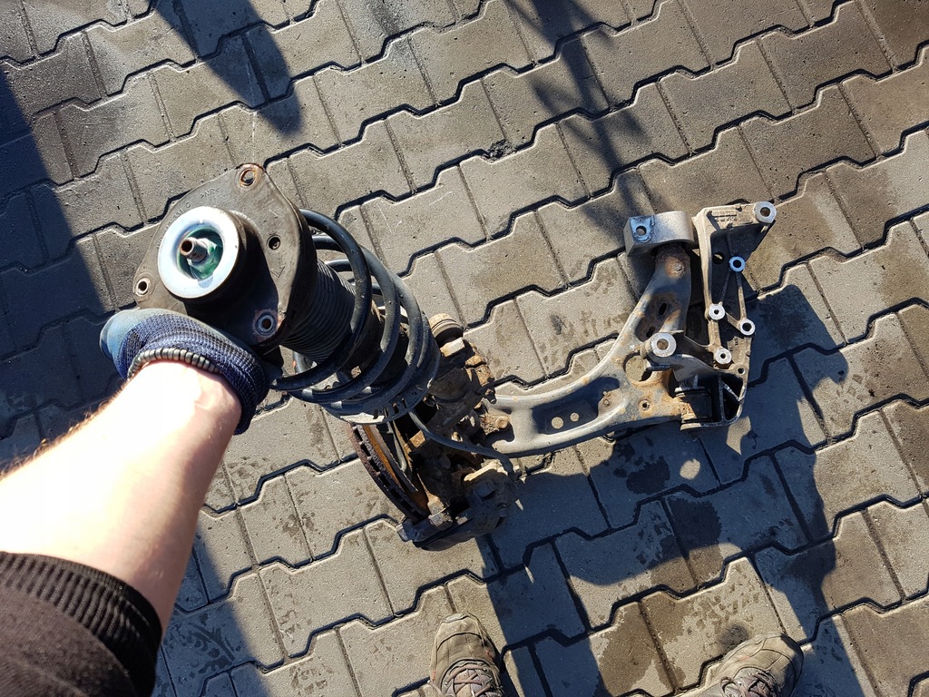 фото №5, Vw eos 06-10r 2.0 tdi амортизатор поворотный кулак правая перед