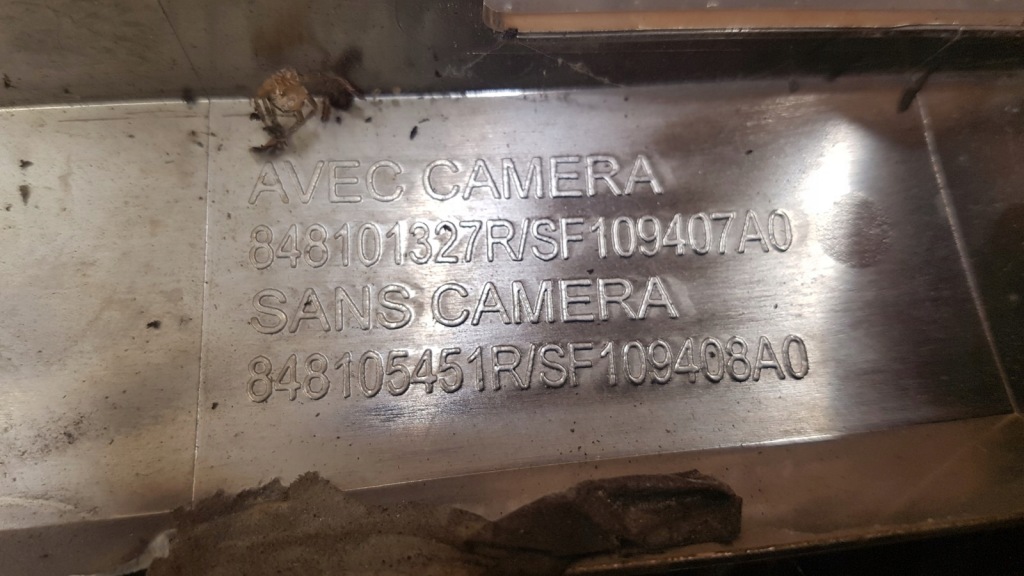 Молдинг накладка крышки багажника задний  renault captur Доставка