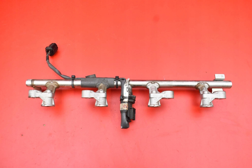 фото №8, Молдинг упорскування форсунки pe0113250b mazda mx5 mx-5 4 iv nd 2.0 15-18