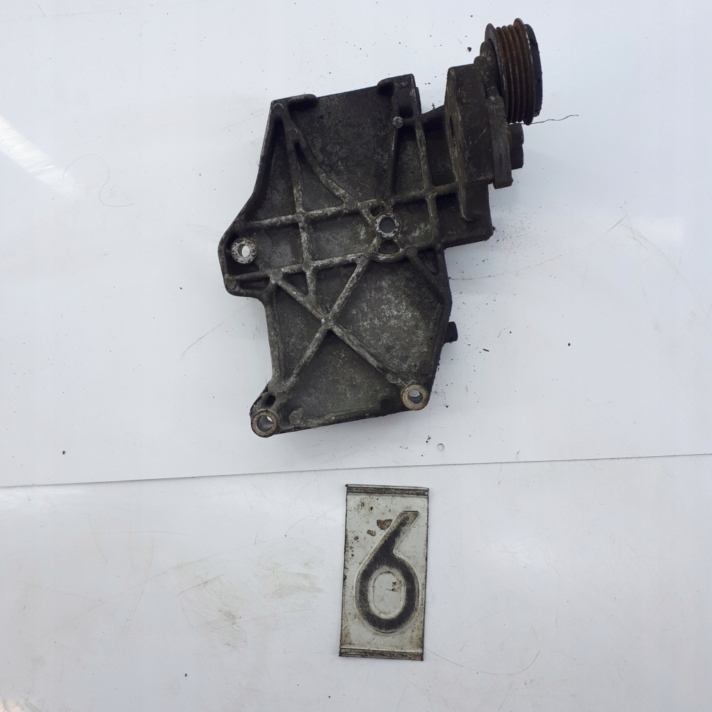 Audi a4 b5 1.8 20v кронштейн з ролик 058260885 Доставка