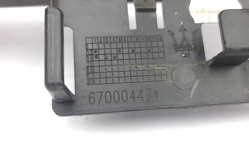 фото №13, Левый направляющая заднего бампера maserati ghibli m157 670004471 3.0l дизель