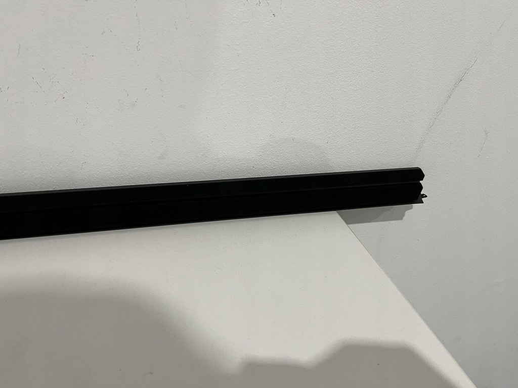 фото №9, Bmw 8 g14 молдинг уплотнитель стекло правый перед czarna 7456036