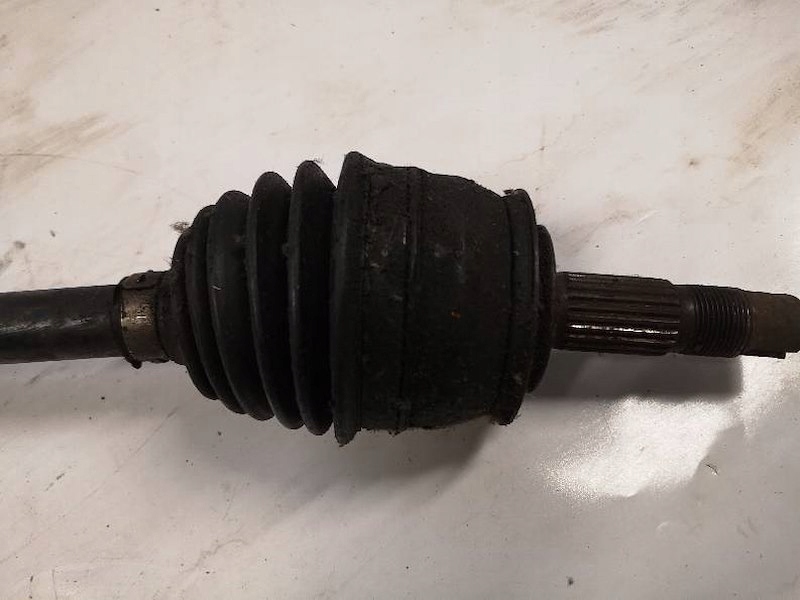 Приводной вал правый  длинная 1.2 16v fiat grande punto с Разборки