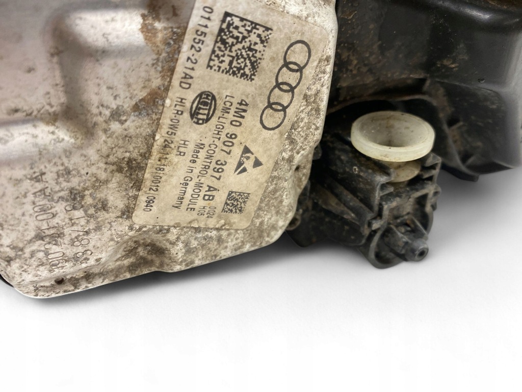 фото №16, Audi q7 4m 2018 права сторона лампа передня