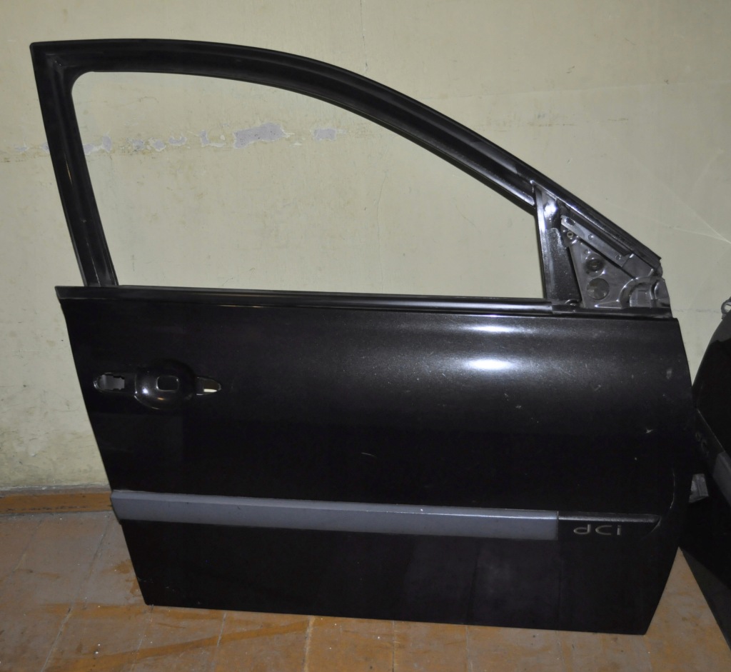 Купить Renault megane 2 дверь правая  перед универсал vy5w