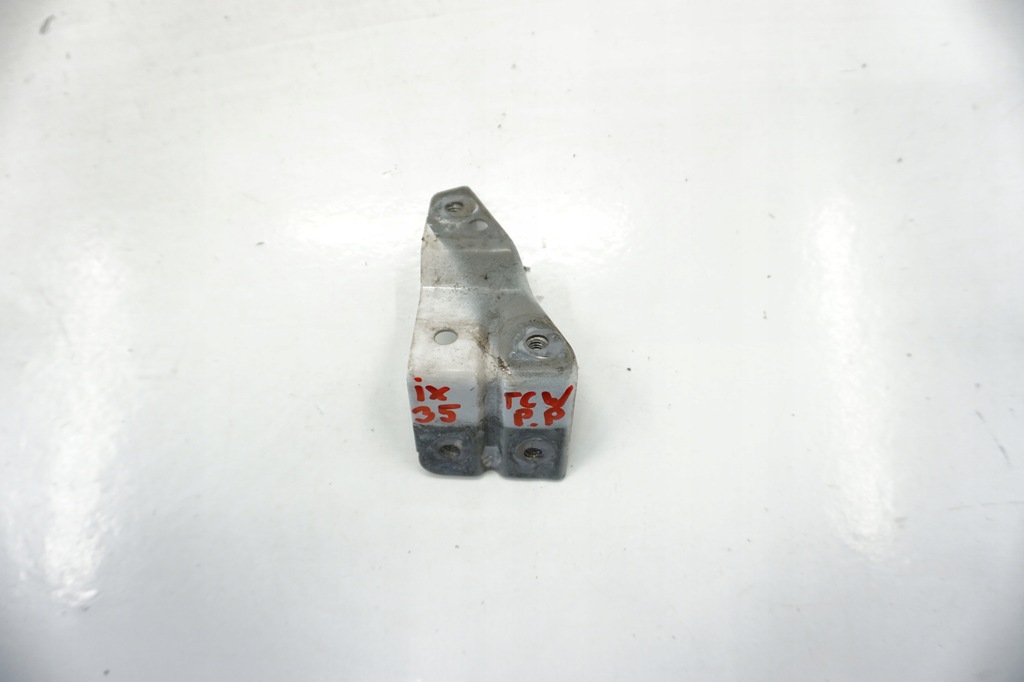 фото №1, Hyundai ix35 кронштейн крыла правый перед tcw