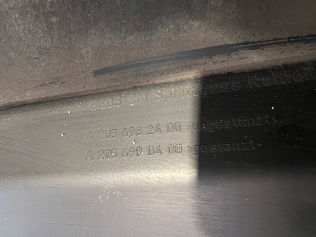 Порог накладка  порог правая mercedes c-klasa w205 купе кабриолет  c63 amg-s рестайлинг Оригинал