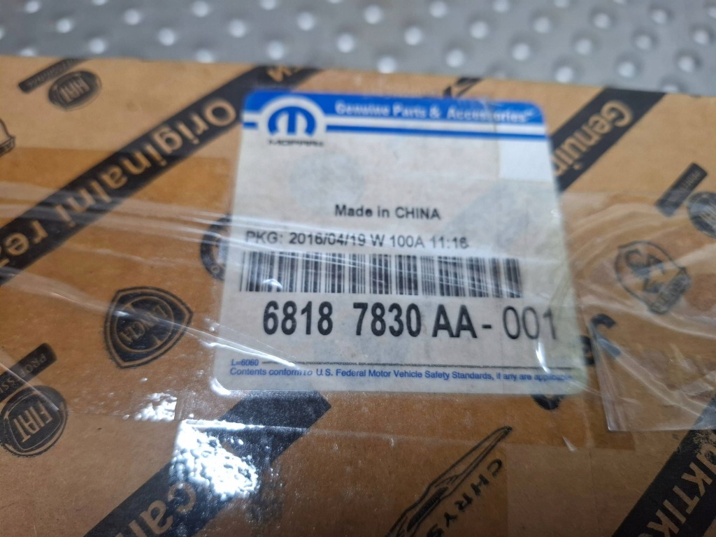 Привод доводчик дверь 68187830aa chrysler pacifical dodge grand caravan с Разборки