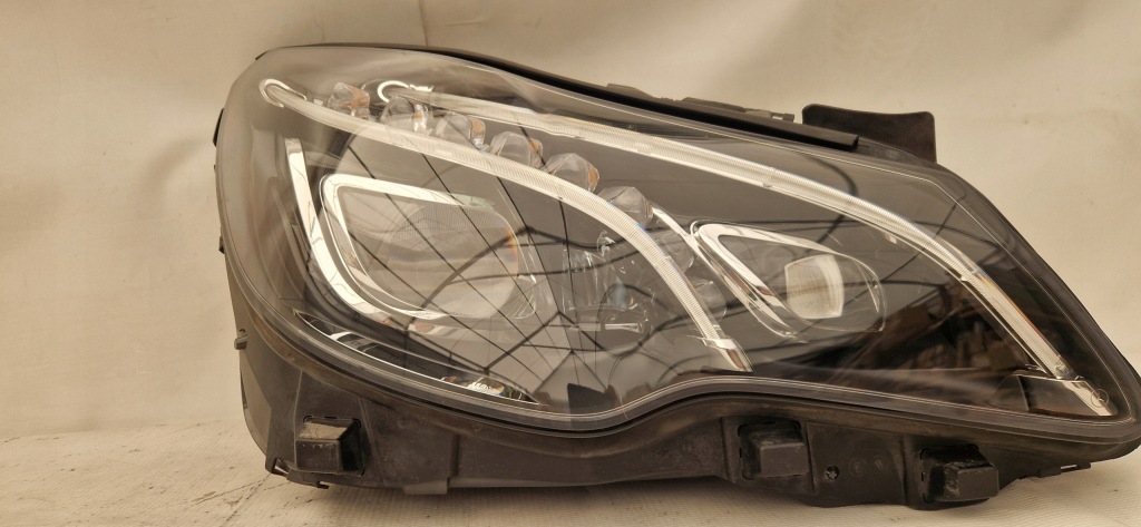 Купить Mercedes e-klasa 207 купе рестайлинг  full led ils лампа передняя правая