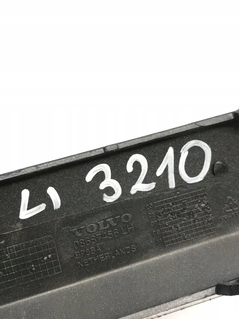 фото №9, Volvo s60 молдинг бампера лівий задня 08687456