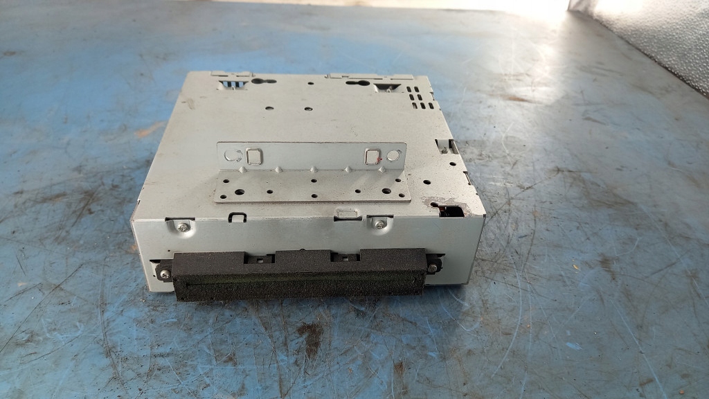 фото №1, Volvo v50 s40 c30 радио чейнджер cd 30679250-1