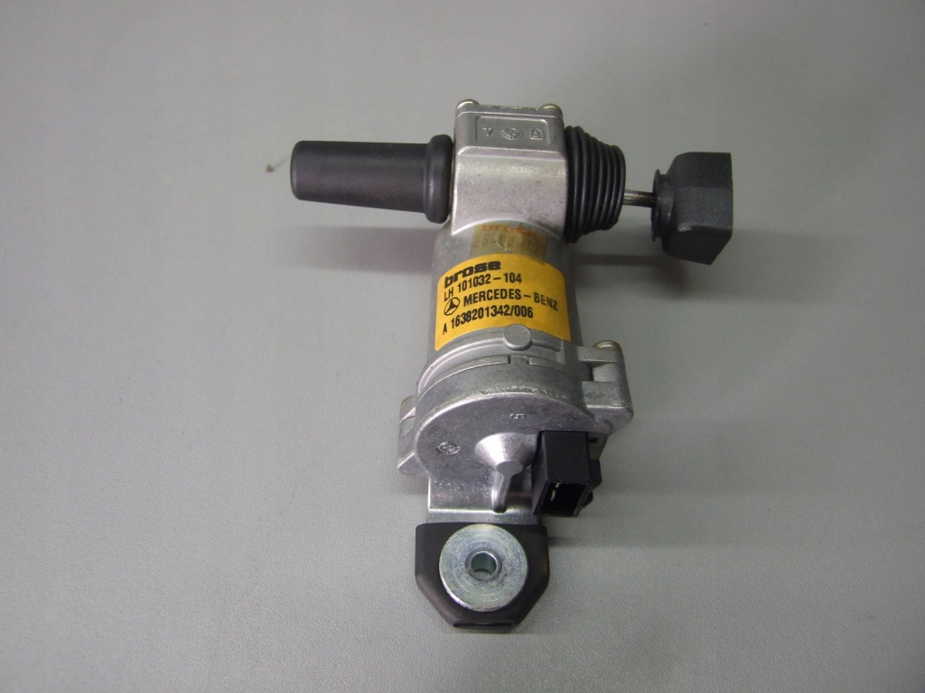 Купить Моторчик стекло задняя mercedes ml w163 1638201342